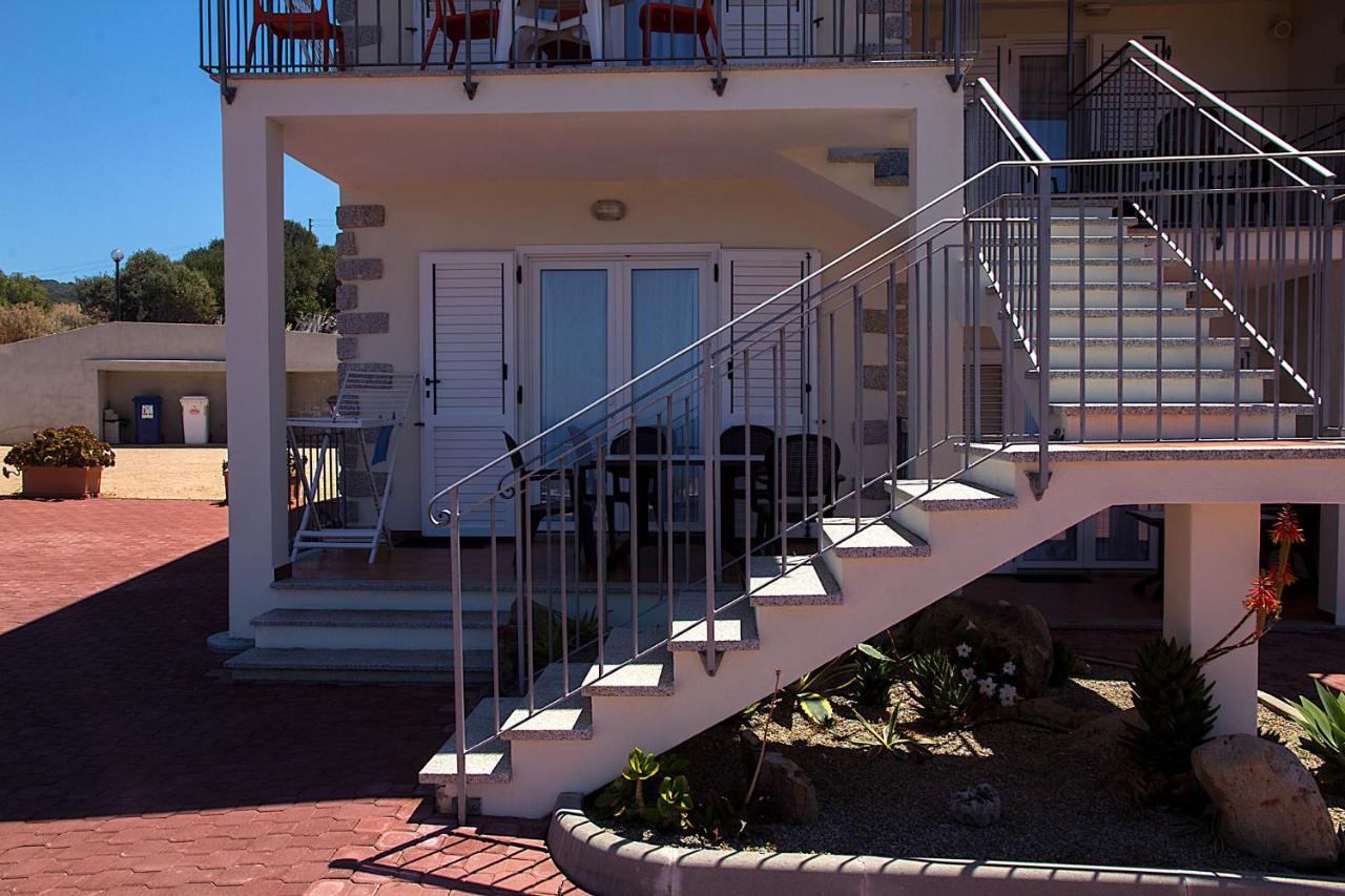 Gf Apartments Li Seddi Badesi Exterior foto
